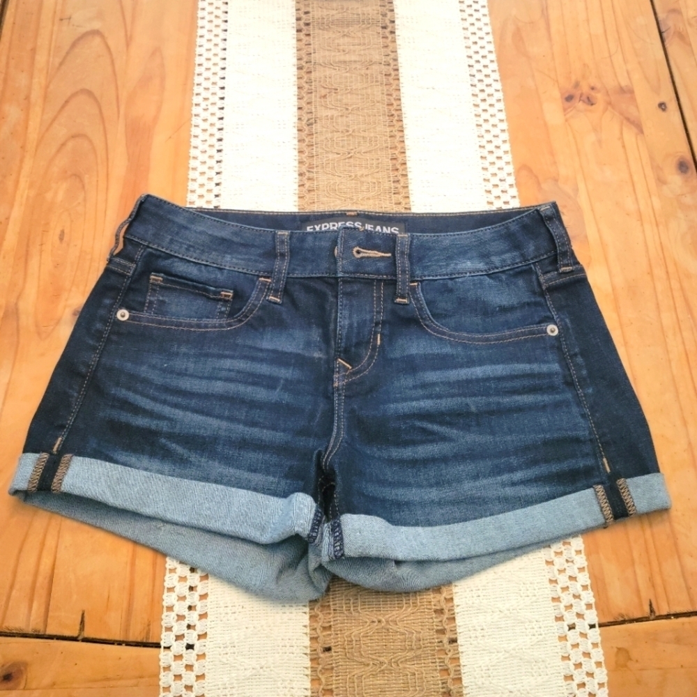 Express Shorts